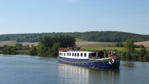 The Kir Royale canal barge.